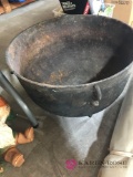 Cast iron pot