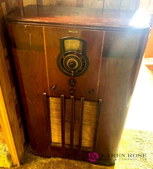 vintage Philco radio in basement bring help to load