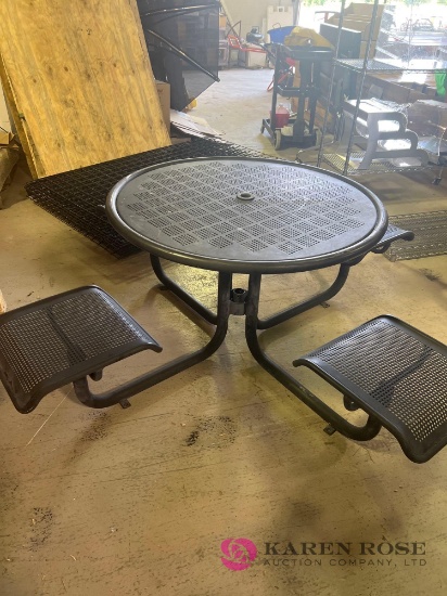 metal round picnic table with 4 seats