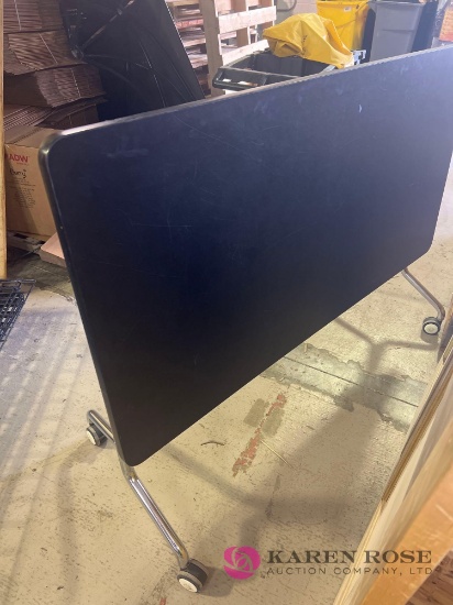 cafeteria style table on wheels