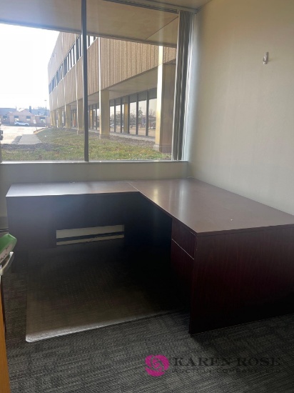6 foot L-shaped office desk Bring help to load