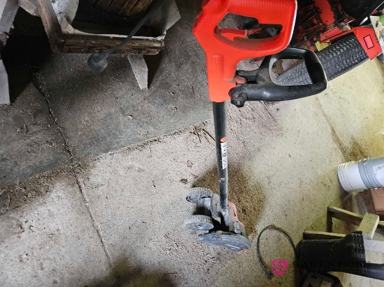 Black and Decker, electric edger.