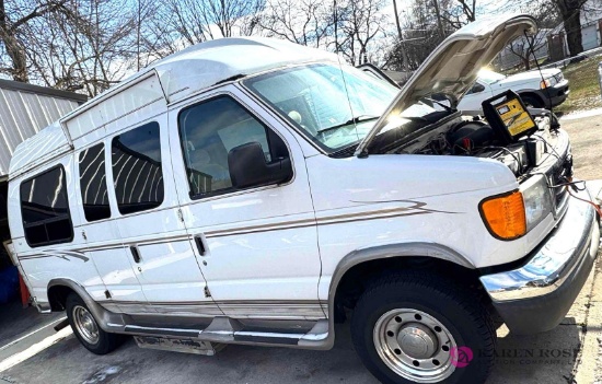 2004 Ford Van
