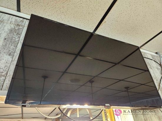 42 inch roku tv with remote tested and working