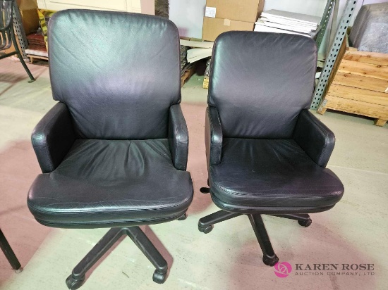 2 rolling chairs