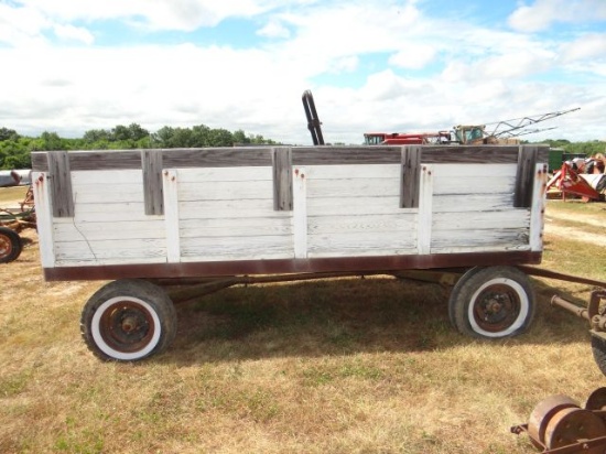 Hydraulic Farm Wagon