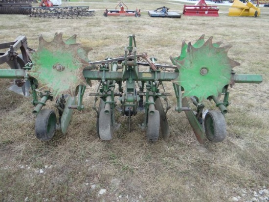 JD RG20 Cultivator