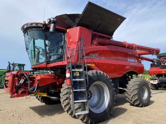 2019 Case IH 8250 Combine