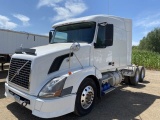 2006 Volvo VNL630 Semi Truck