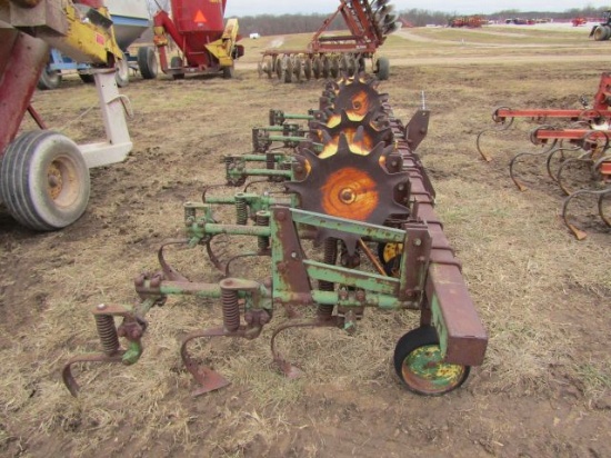 John Deere RM Cultivator