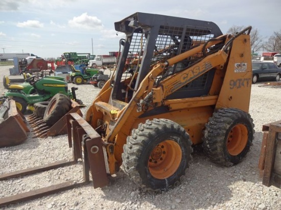 Case 90XT Skid Loader