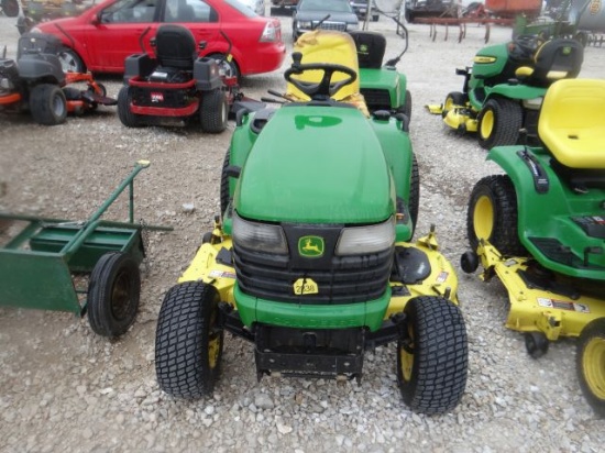 John Deere X485 riding lawnmower