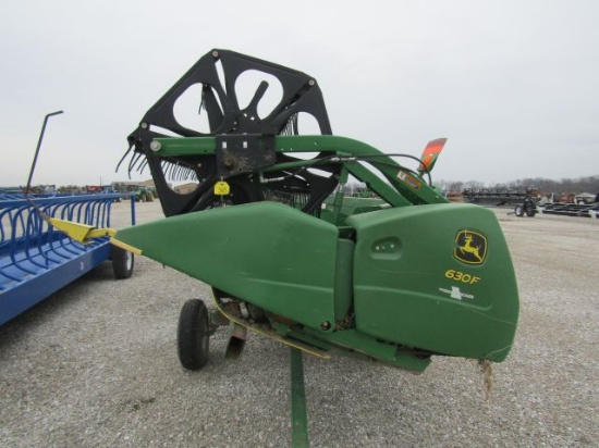 John Deere 630F Header