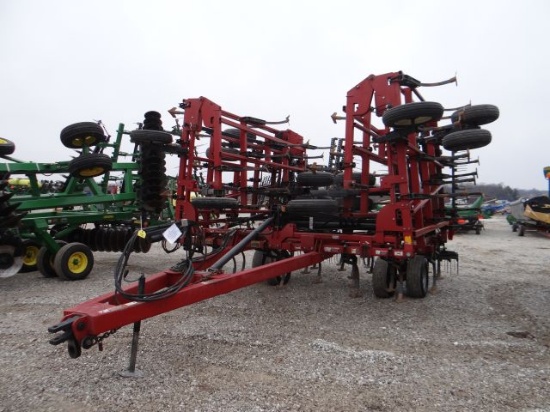 Case IH Model 200 Tigermate Field Cultivator