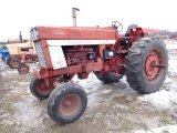 International 1466 Tractor