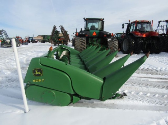 John Deere 608 Corn Head