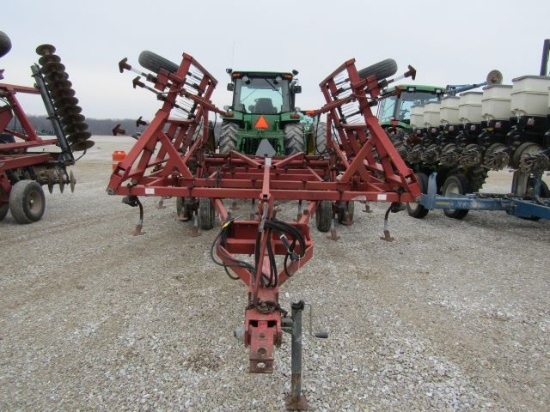 Case IH 4800 Field Cultivator