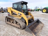 CAT 277B Skidsteer & Tooth Bucket