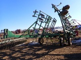 John Deere 960 Field Cultivator