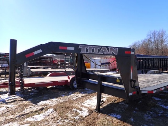 2000 Titan 36' Gooseneck Trailer