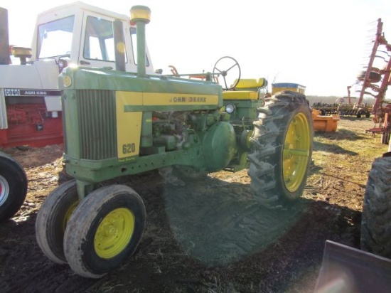 John Deere 620 Tractor