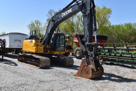 JD 210G LC Excavator, 2015