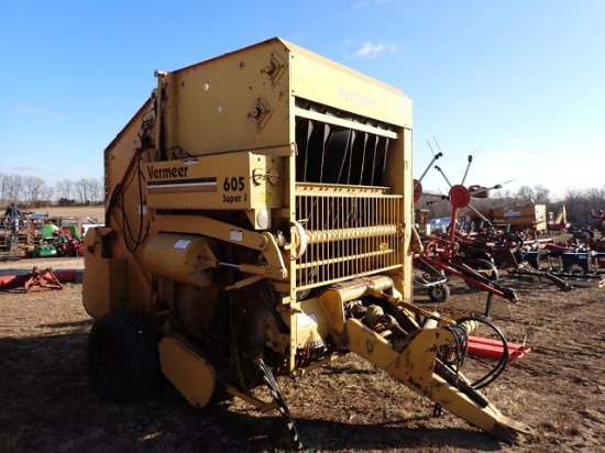 Vermeer 605 Super J Baler