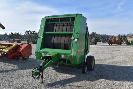 John Deere 535 Baler