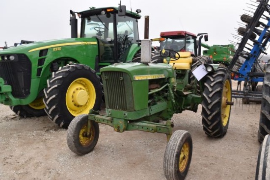 John Deere 2010 Tractor