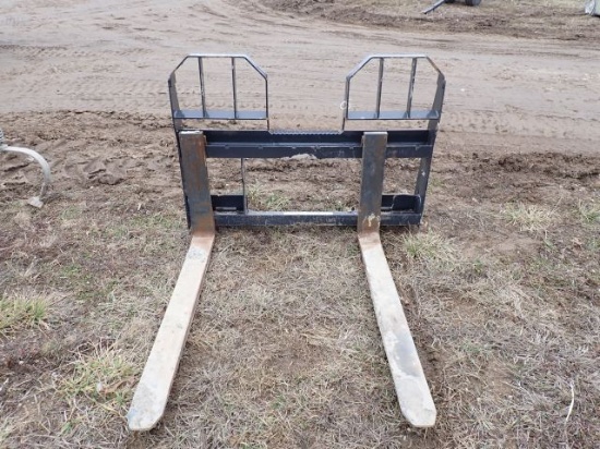 Bobcat Walk Through Pallet Forks, New