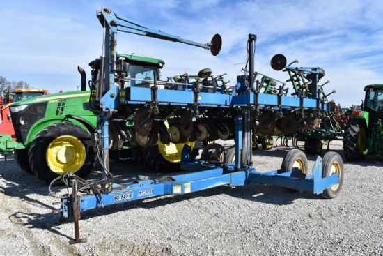 Kinze 8 Row Planter