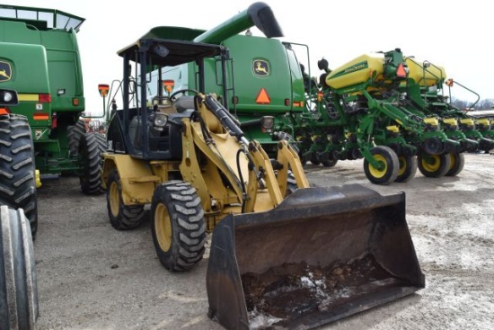 CAT 902 Wheel Loader