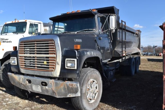 1994 Ford L9000 Truck