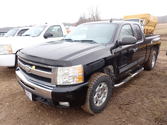 2011 Chevrolet 1/2 Ton Truck