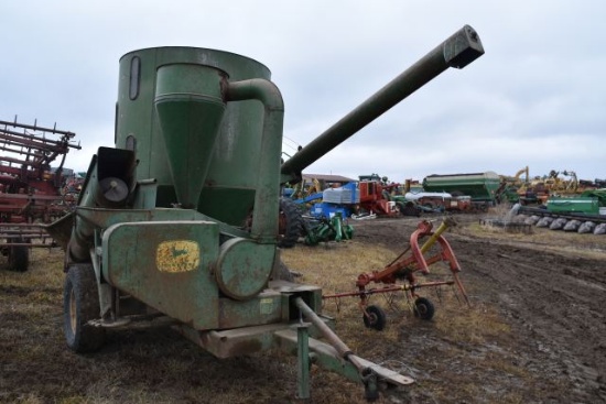 John Deere 400 Grinder Mixer