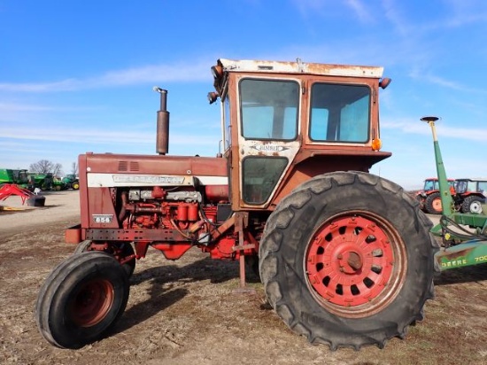 International Farmall 856 Diesel Tractor, 1971