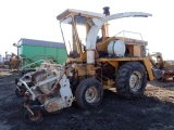 Hesston 7600 Field Queen Forage Chopper