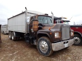 1968 Mack C600 Truck