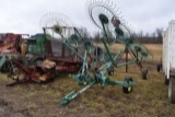 John Deere 702 Hay Rake