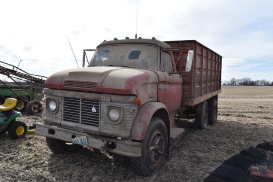 Ford 700 Straight Truck