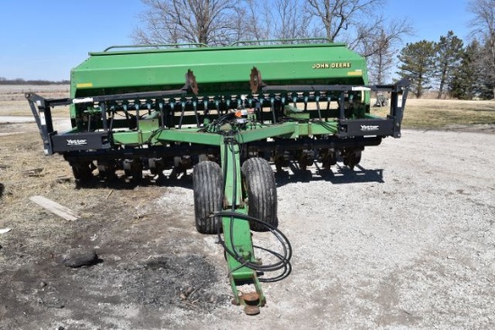 John Deere 1560