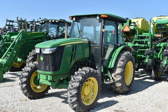 John Deere 5085E Tractor, 2015