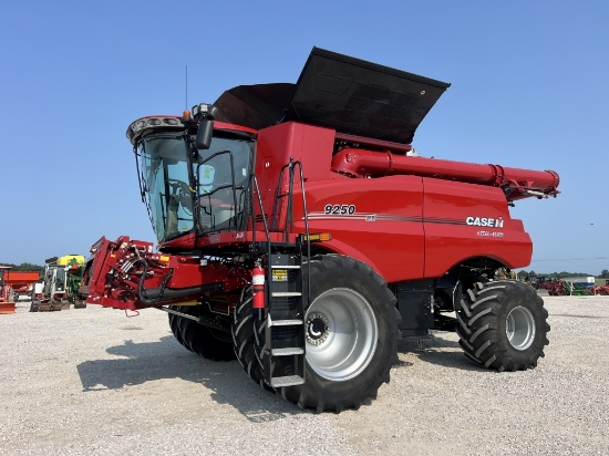 Case IH 9250 Combine, 2022