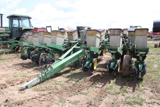 John Deere 7000 Planter