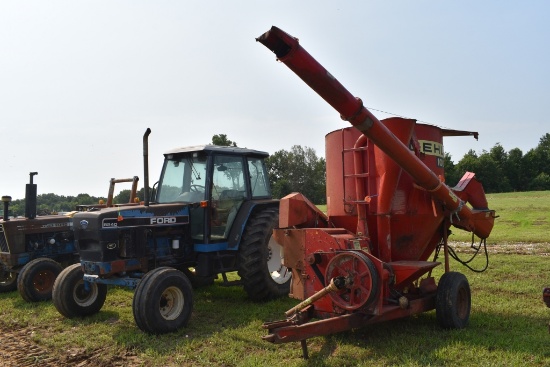 Gehl MX100 Grinder Mixer