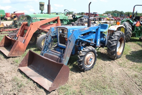 Ford 1900 Tractor
