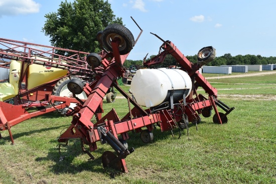 International 183 Cultivator
