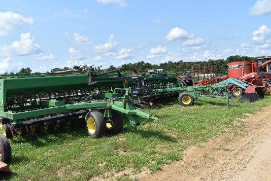 2 John Deere 750 Drill