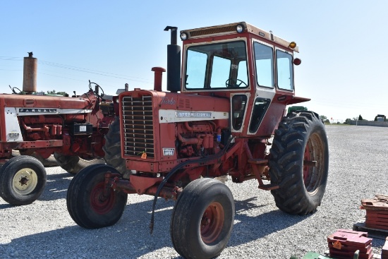 International 1456 Tractor, 1970