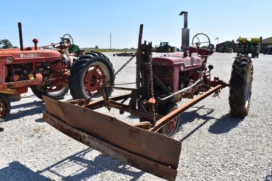 Farmall H, 1949